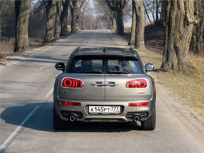 Фото MINI Clubman - Mini Clubman Cooper S 2016 вид сзади