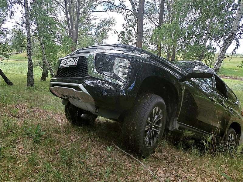 Фото Mitsubishi Pajero Sport - На бездорожье автомобилю почти нет равных
