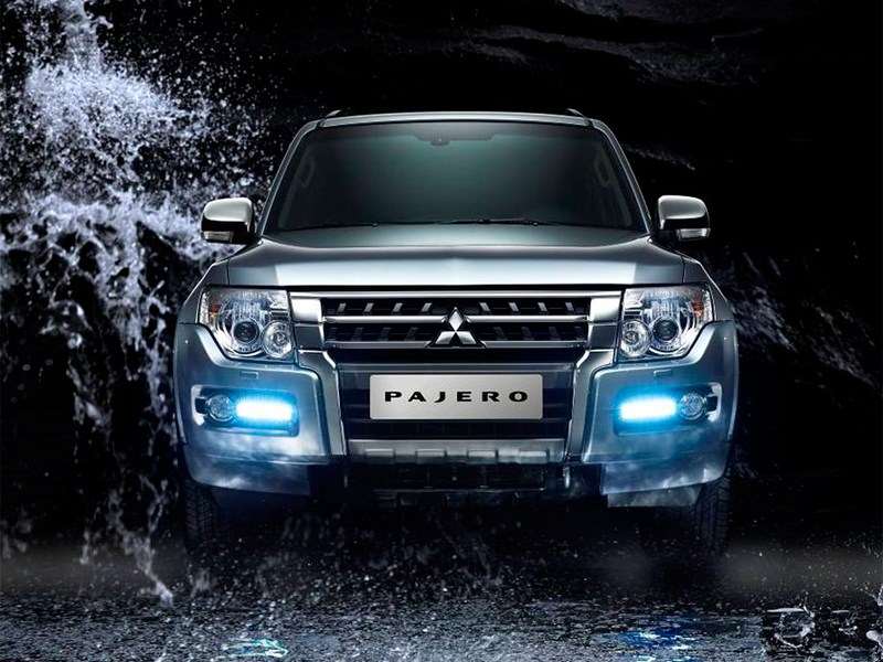 Фото Mitsubishi Pajero - Mitsubishi Pajero 2015 фронт