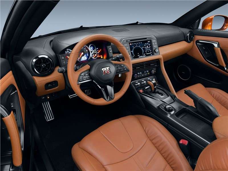 Фото Nissan GT-R - Nissan GT-R 2017 салон
