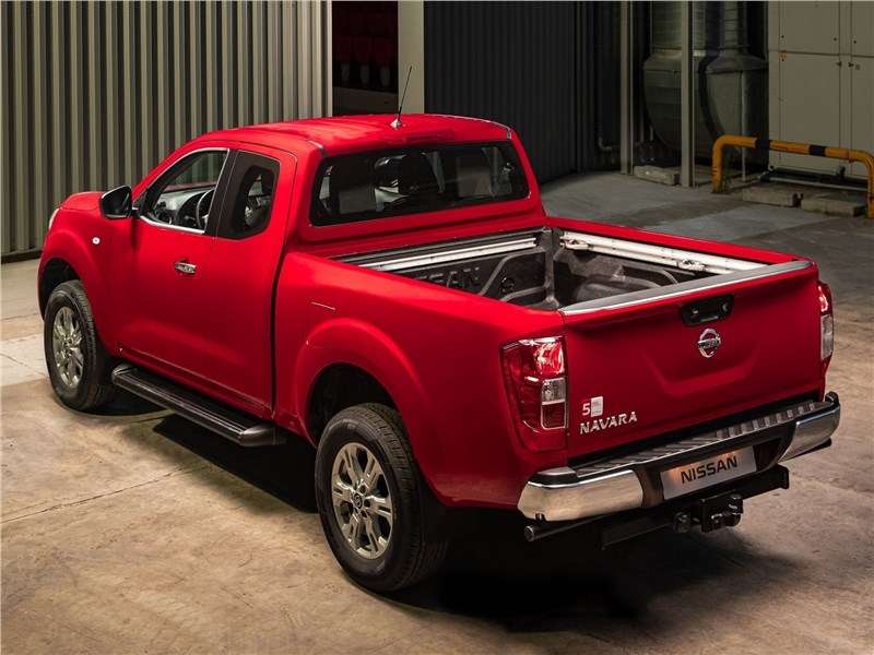 Фото Nissan Navara - Nissan Navara 2020 вид сзади