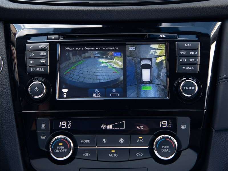 Фото Nissan Qashqai - Nissan Qashqai 2018 центральная консоль