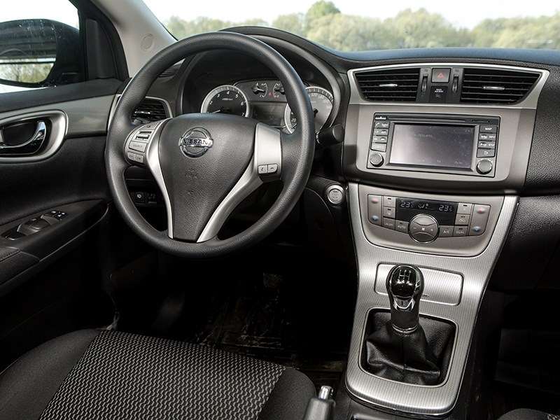 Фото Nissan Sentra - Nissan Sentra 2013 водительское место