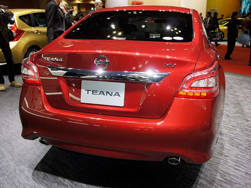 Фото Nissan Teana - Nissan Teana 2014 вид сзади