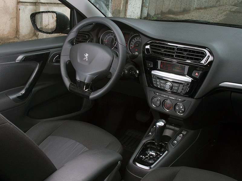 Фото Peugeot 301 - Салон версии Allure