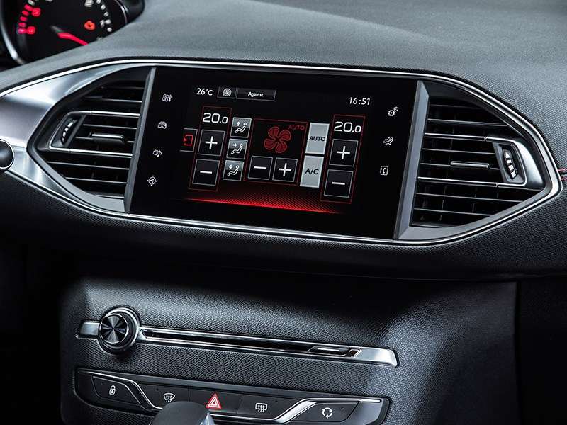 Фото Peugeot 308 GT - Peugeot 308 GT Line 2015 центральная консоль