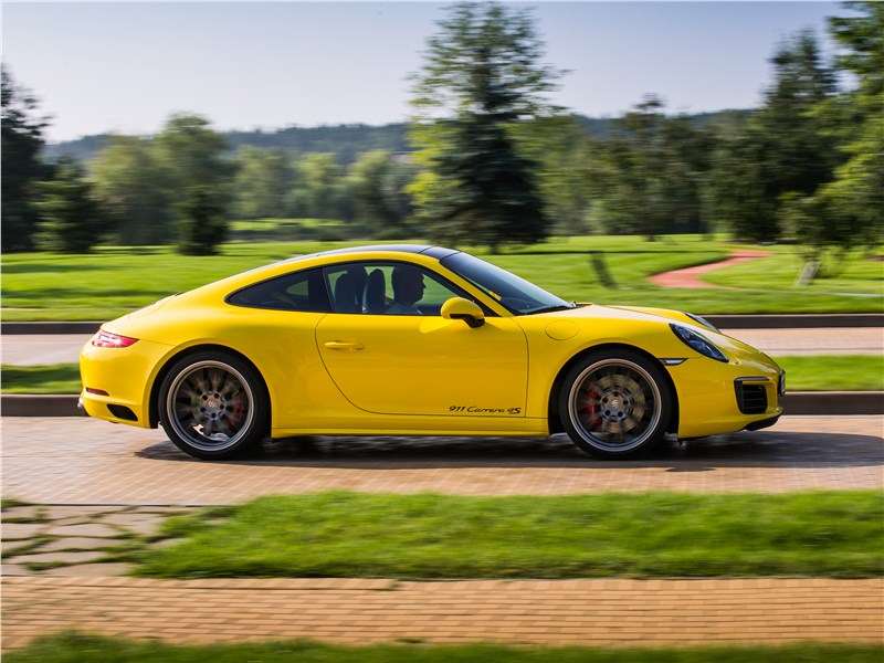 Фото Porsche 911 Carrera 4S - Porsche 911 поражает идеальной управляемостью и удивляет отличной плавностью хода