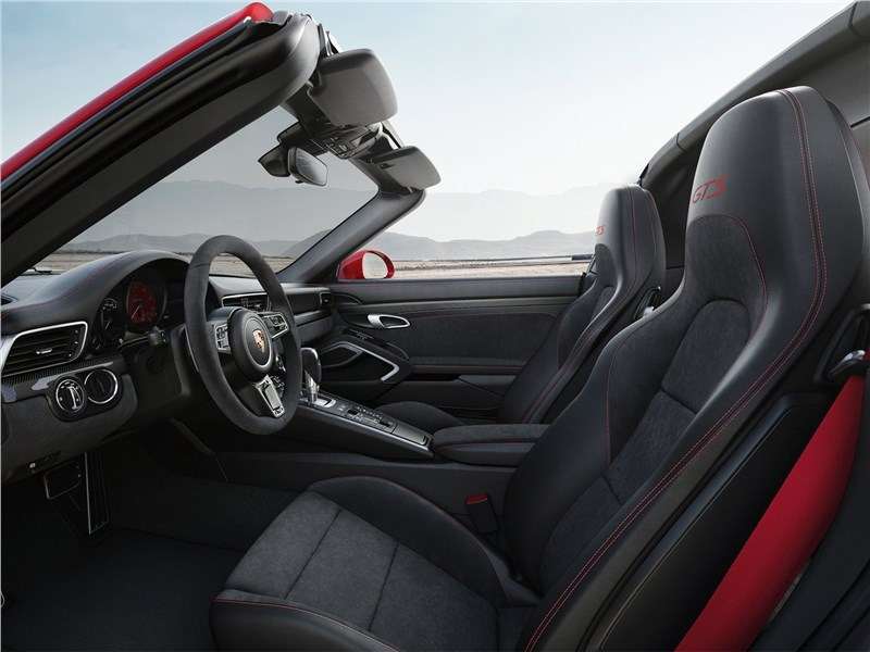 Фото Porsche 911 Carrera GTS - Porsche 911 GTS 2018 передние кресла
