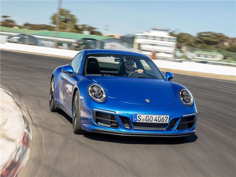 Фото Porsche 911 Carrera GTS - Porsche 911 GTS 2018 Въехать в рай