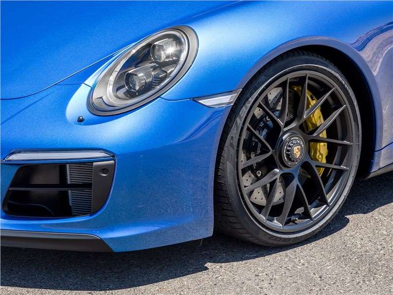 Фото Porsche 911 Carrera GTS - Porsche 911 GTS 2018 передняя фара
