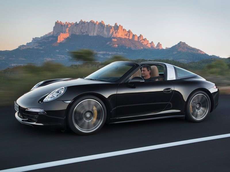 Фото Porsche 911 Targa 4 - Porsche 911 Targa 2014 черный вид спереди