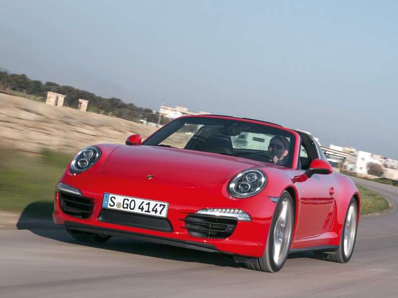 Фото Porsche 911 Targa 4 - Porsche 911 Targa 2014 Крыша поехала