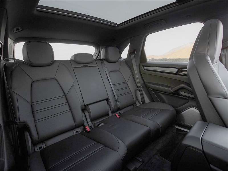 Фото Porsche Cayenne - Porsche Cayenne 2018 задний диван