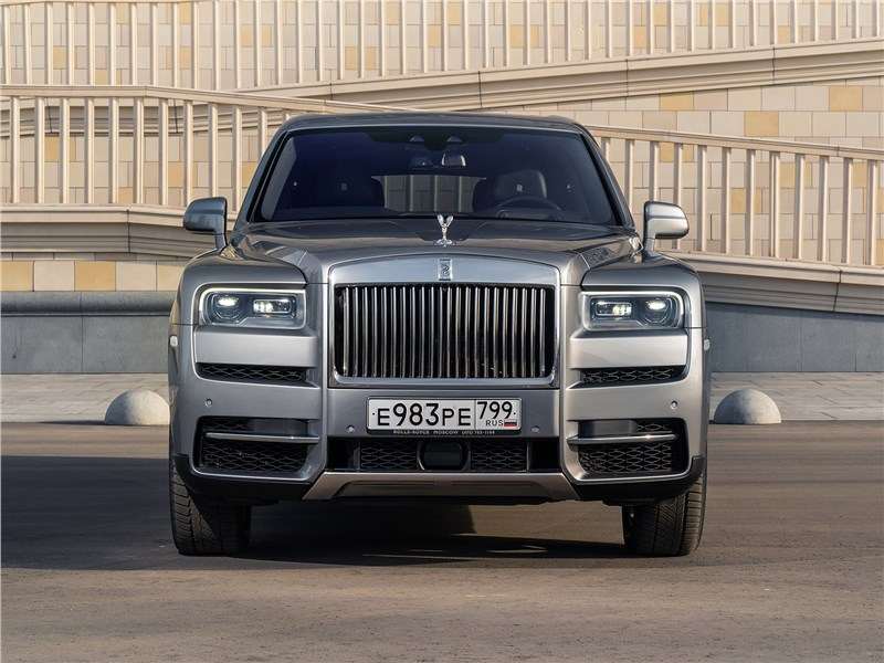 Фото Rolls-Royce Cullinan - Rolls-Royce Cullinan 2019 вид спереди