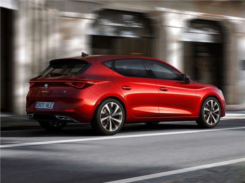 Фото SEAT Leon - Seat Leon 2020 вид сзади