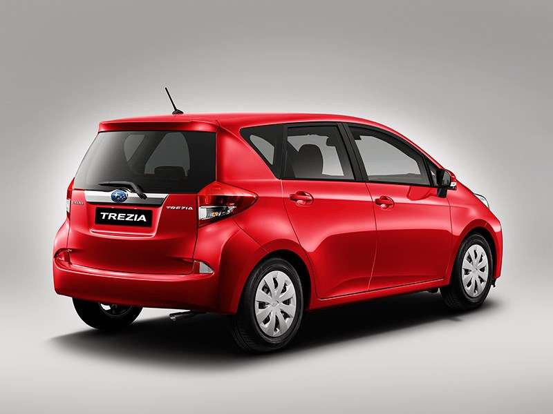 Фото Subaru Trezia - Subaru Trezia 2011 вид сзади красная