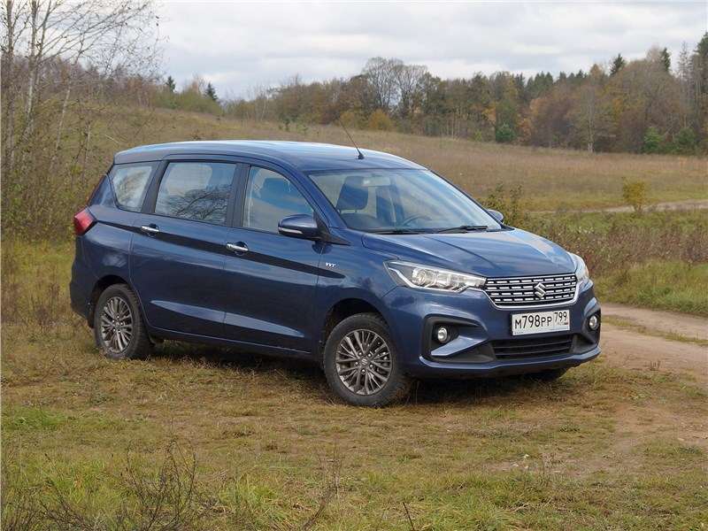 Фото Suzuki Ertiga - Suzuki Ertiga (2022) вид спереди