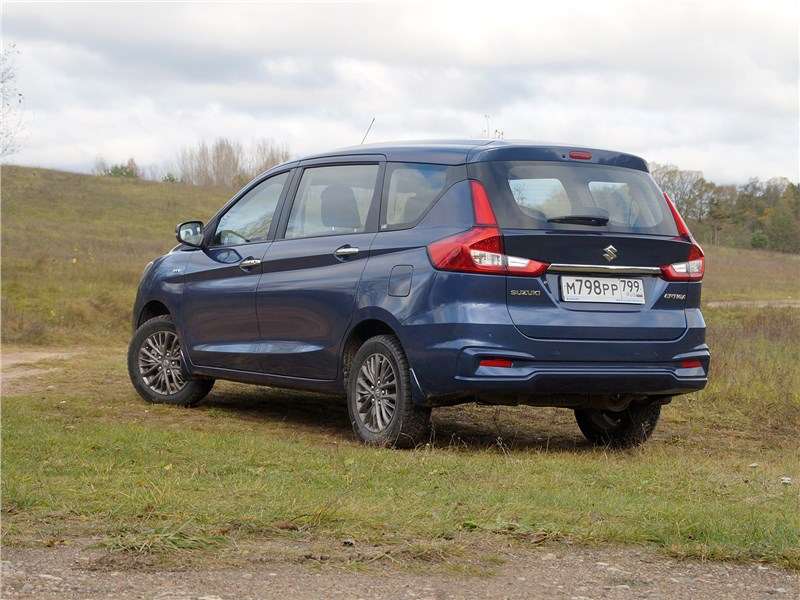 Фото Suzuki Ertiga - Suzuki Ertiga (2022) вид сзади