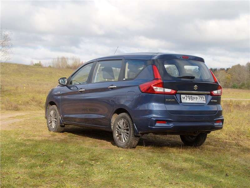 Фото Suzuki Ertiga - Suzuki Ertiga (2022) вид сзади