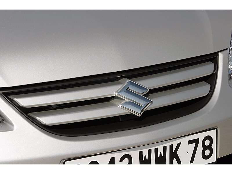 Фото Suzuki Liana - Suzuki Liana 2004 решетка радиатора