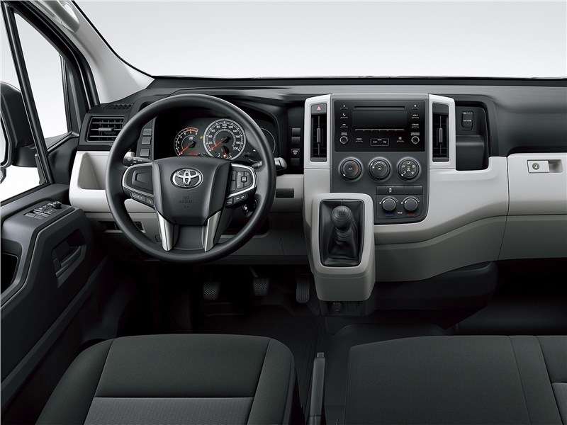 Фото Toyota Hiace - Toyota Hiace 2019 салон