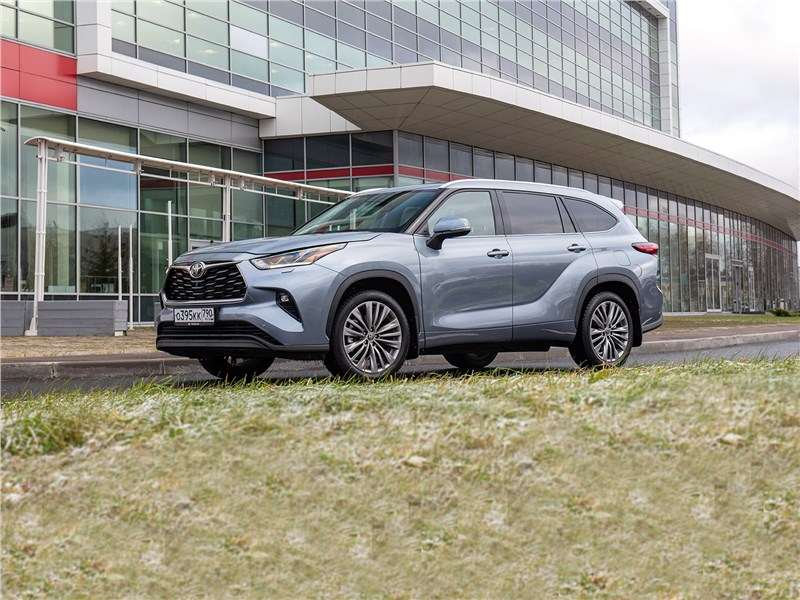 Фото Toyota Highlander - Toyota Highlander (2020) маленький для американцев и большой для русских 