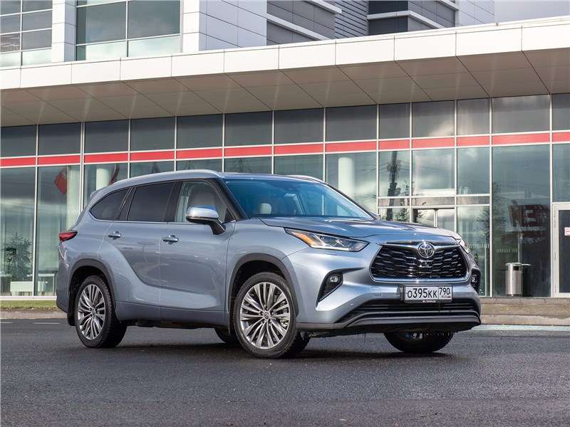 Фото Toyota Highlander - Toyota Highlander (2020) вид спереди