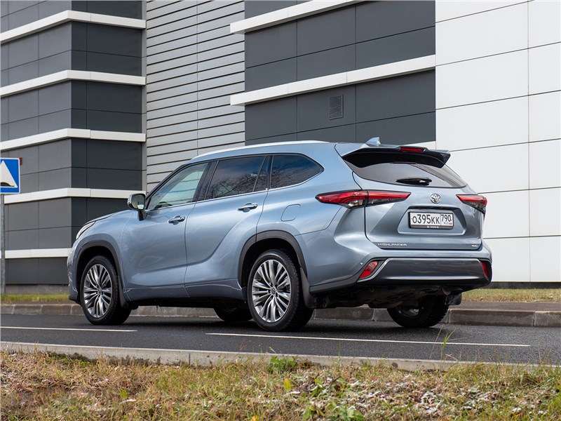 Фото Toyota Highlander - Toyota Highlander (2020) вид сзади