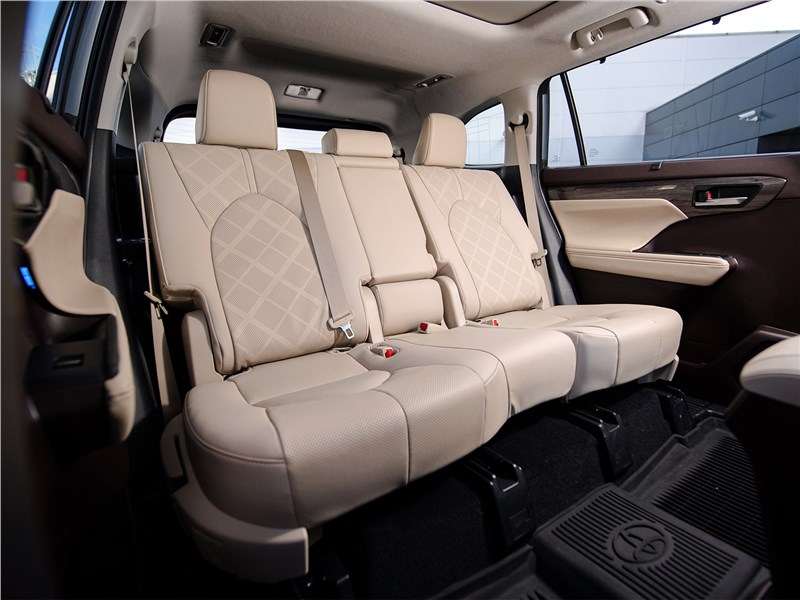 Фото Toyota Highlander - Toyota Highlander (2020) задний диван