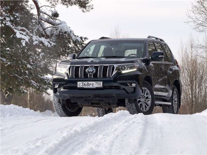 Фото Toyota Land Cruiser Prado - Toyota Land Cruiser Prado 2017 вид спереди
