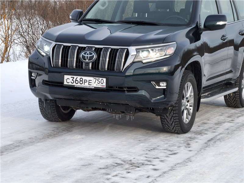 Фото Toyota Land Cruiser Prado - На скользкой дороге (лед плюс раскатанный снег) ABS на Prado срабатывает безукоризненно. Но для этого необходимо тормозить «от души»