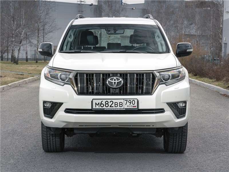Фото Toyota Land Cruiser Prado - Toyota Land Cruiser Prado (2017) вид спереди