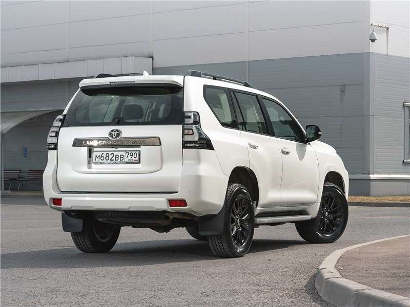 Фото Toyota Land Cruiser Prado - Toyota Land Cruiser Prado (2017) вид сзади