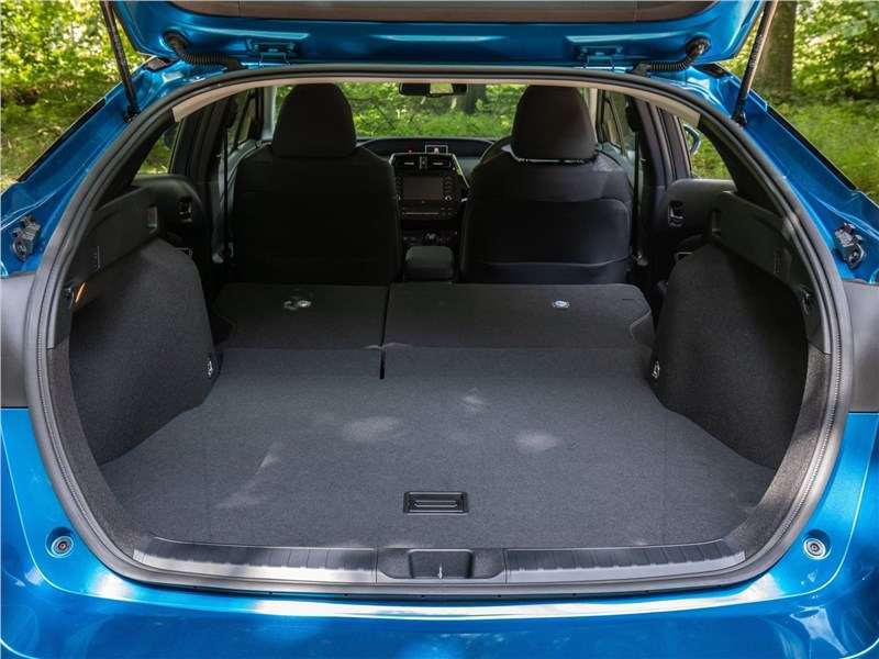 Фото Toyota Prius - Toyota Prius 2019 багажное отделение