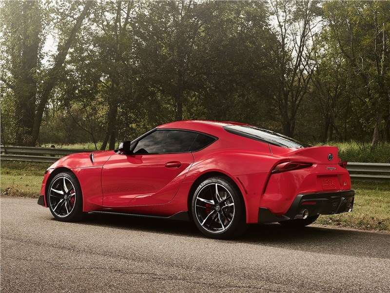 Фото Toyota Supra - Toyota Supra 2020 вид сзади
