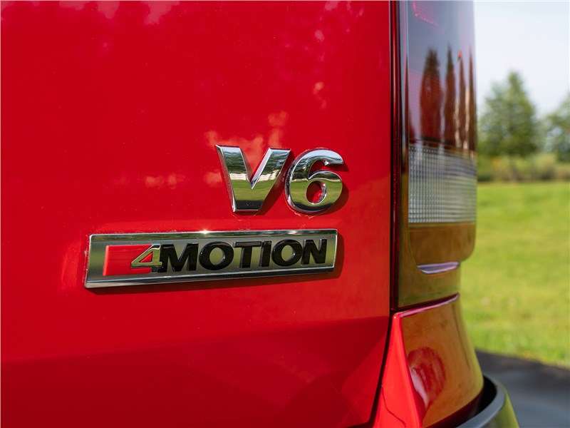 Фото Volkswagen Amarok - Volkswagen Amarok Aventura (2020) шильдик
