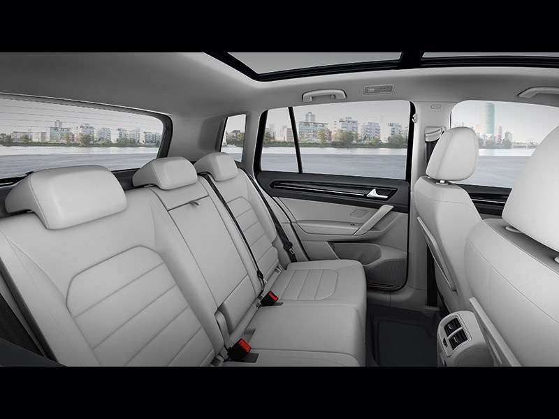 Фото Volkswagen Golf Sportsvan - фотография 12