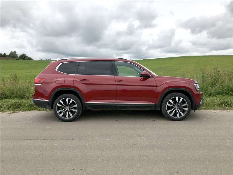 Фото Volkswagen Teramont - ... и пять с лишним метров в длину