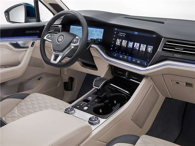 Фото Volkswagen Touareg - Volkswagen Touareg 2019 салон