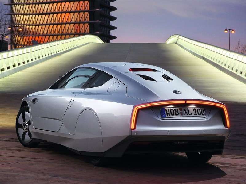 Фото Volkswagen XL1 - Volkswagen XL1 2013 вид сзади